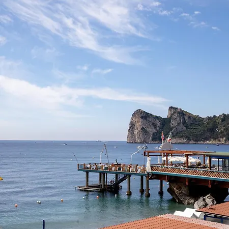 فندق Hotiday Collection - Nerano ماسّا لوبْرينسِ